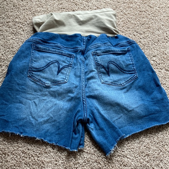 Bundle (3) Maternity Denim Shorts Sz Medium Medium Wash - Picture 11 of 12